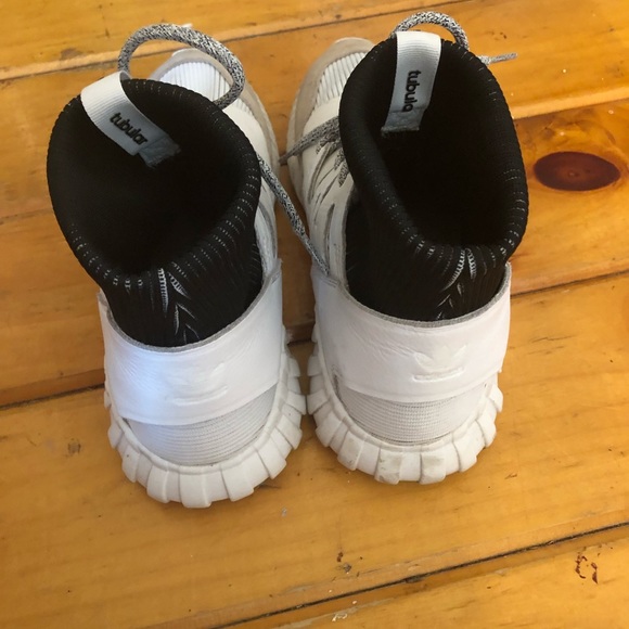White Adidas Tubular Sneakers Womens 8.5 Kida 6.5 - Picture 2 of 3